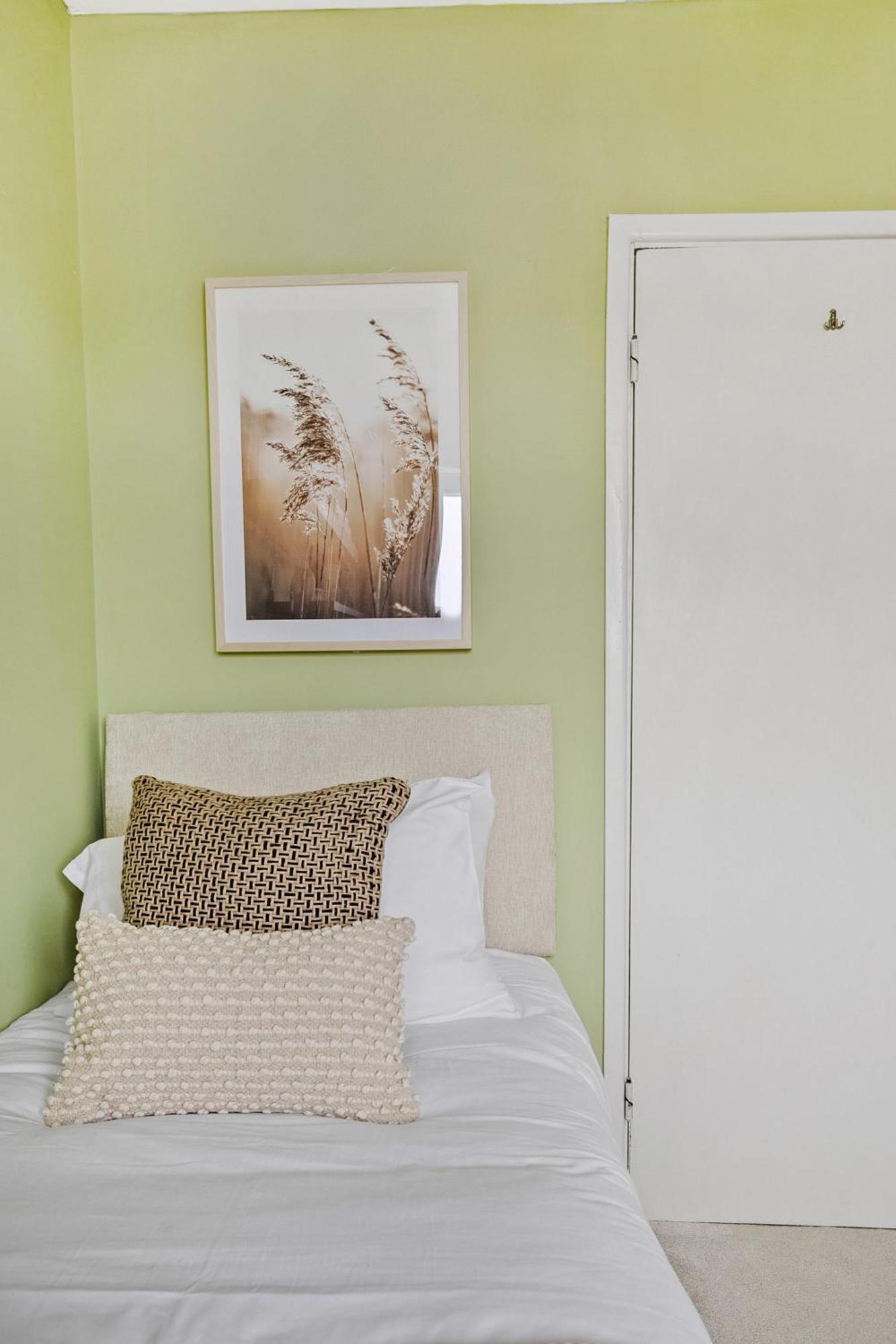 Modern Homely 3 Bed In Central Plymouth W Parking Exterior photo