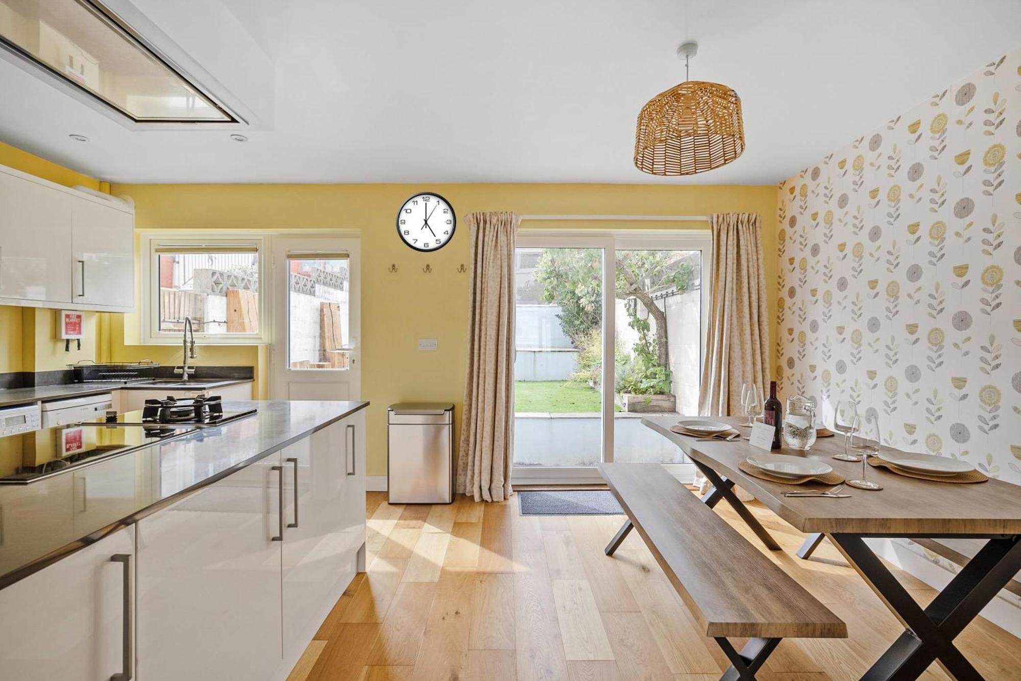 Modern Homely 3 Bed In Central Plymouth W Parking Exterior photo