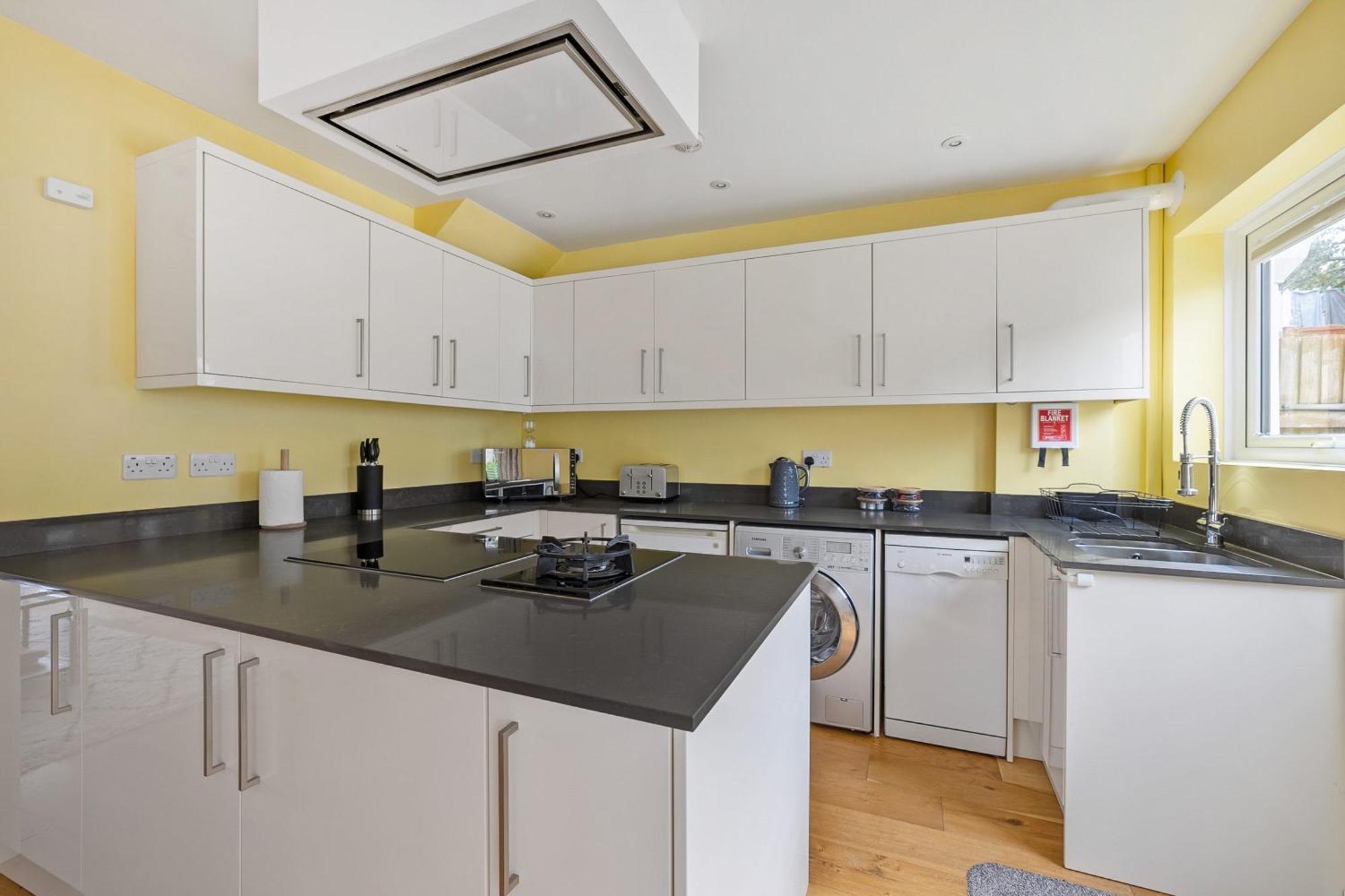 Modern Homely 3 Bed In Central Plymouth W Parking Exterior photo