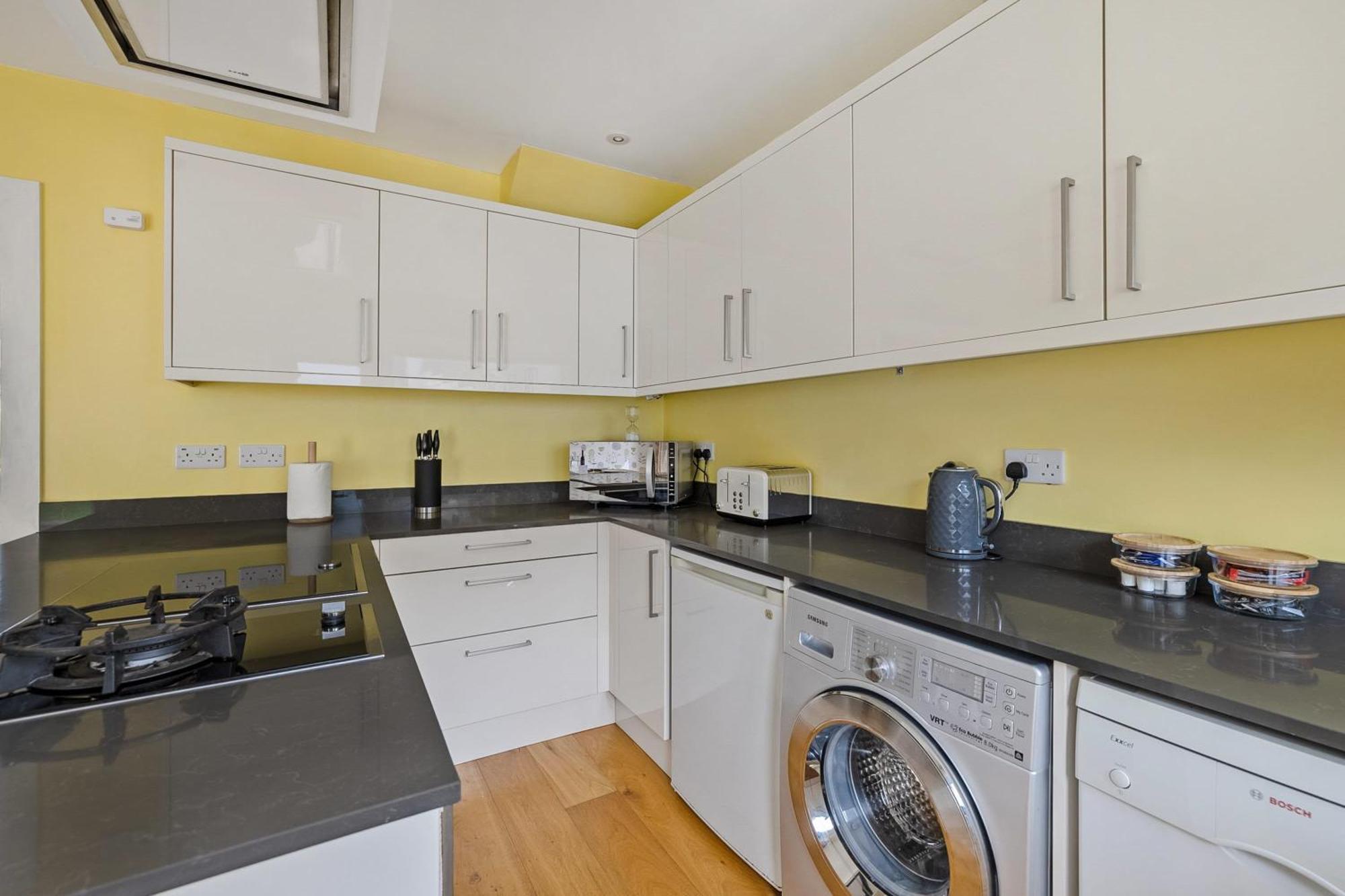 Modern Homely 3 Bed In Central Plymouth W Parking Exterior photo