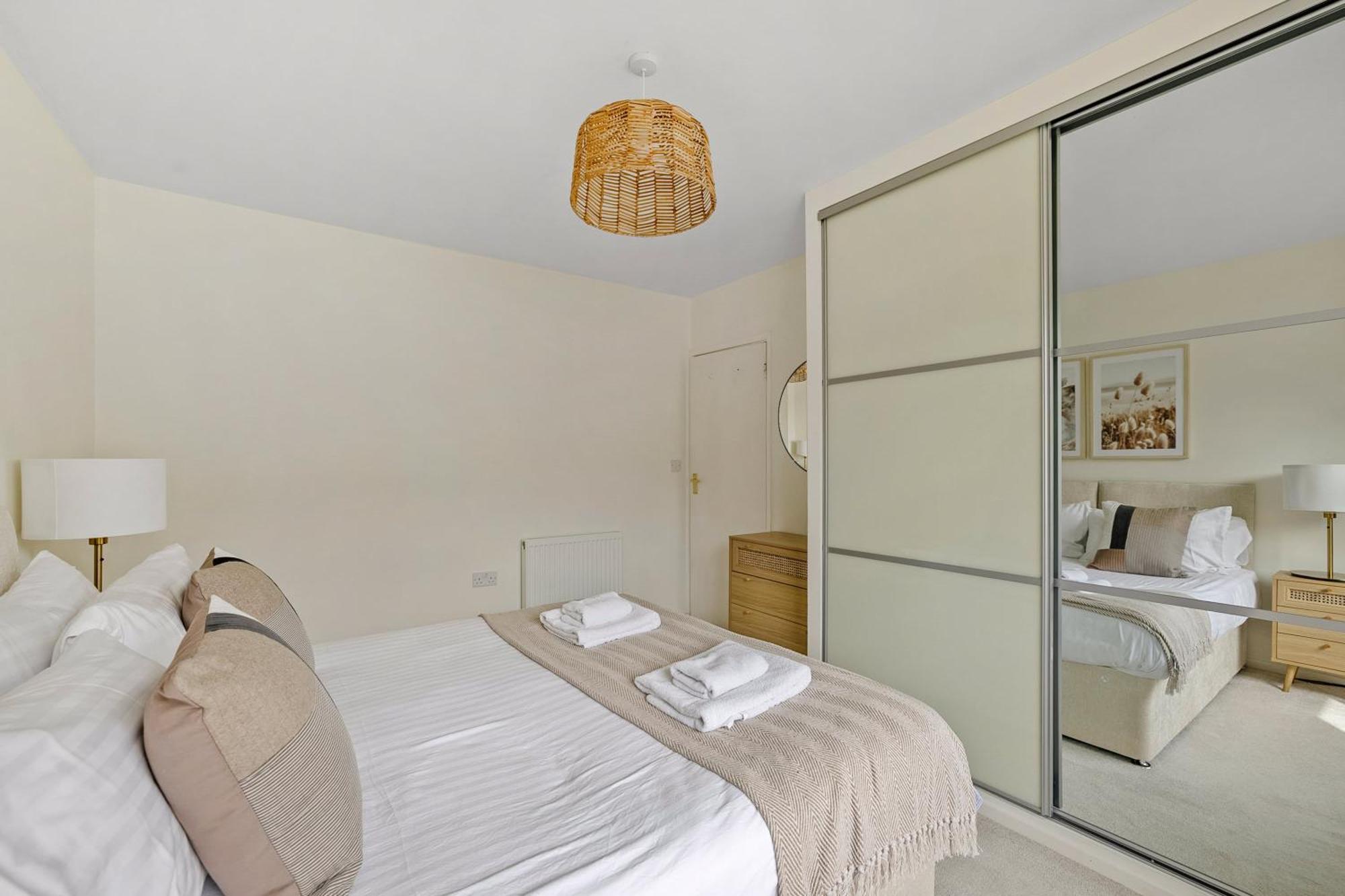 Modern Homely 3 Bed In Central Plymouth W Parking Exterior photo