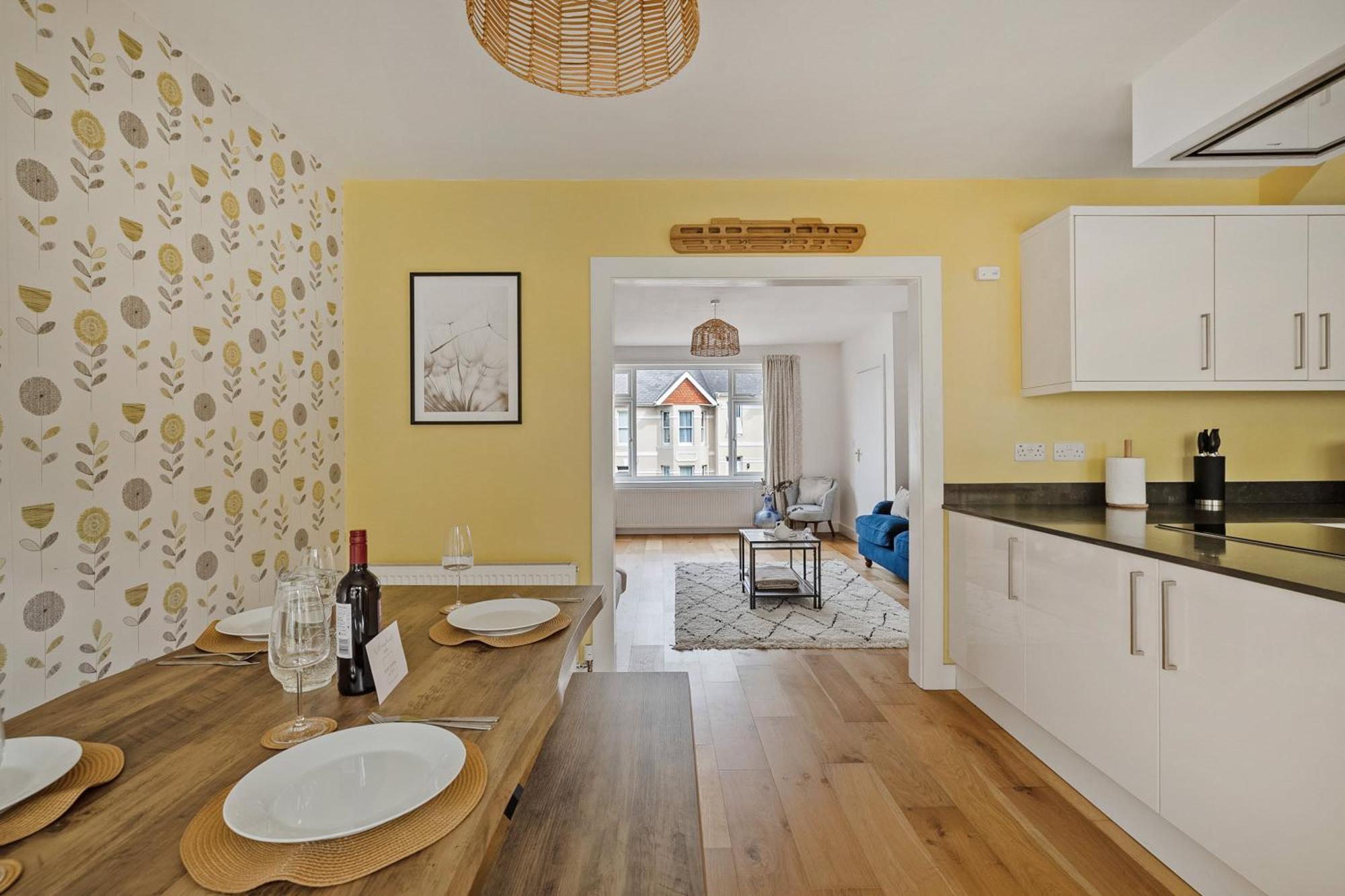 Modern Homely 3 Bed In Central Plymouth W Parking Exterior photo