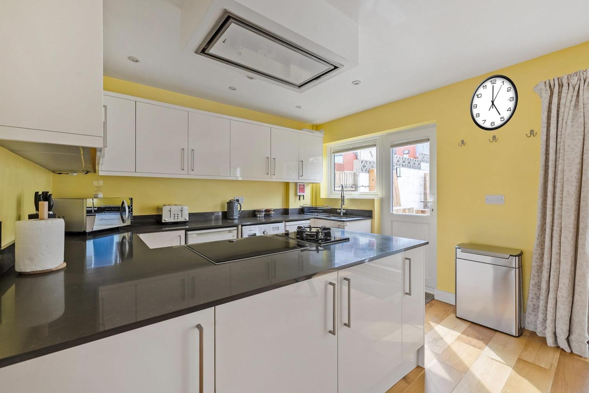 Modern Homely 3 Bed In Central Plymouth W Parking Exterior photo