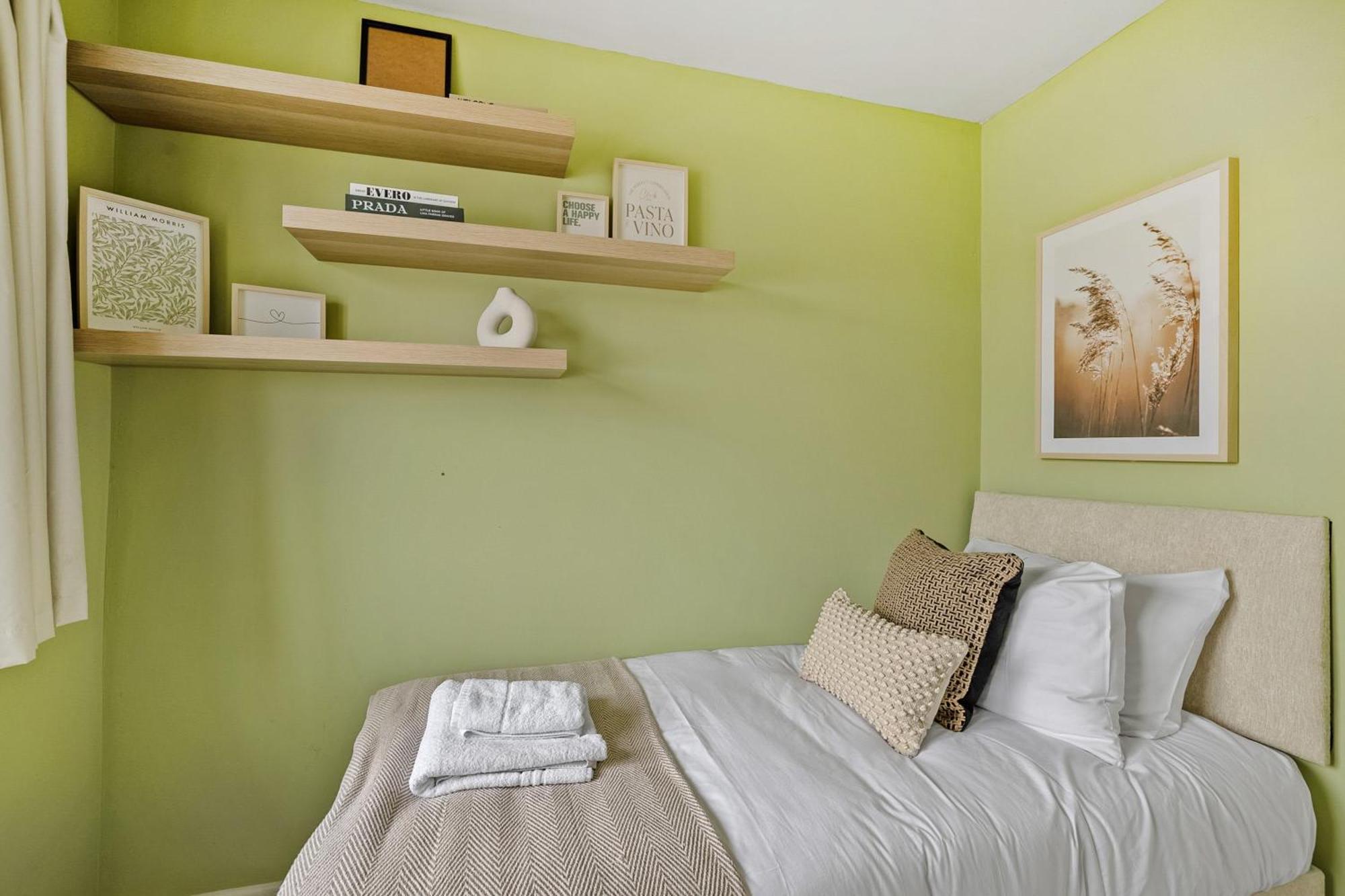 Modern Homely 3 Bed In Central Plymouth W Parking Exterior photo