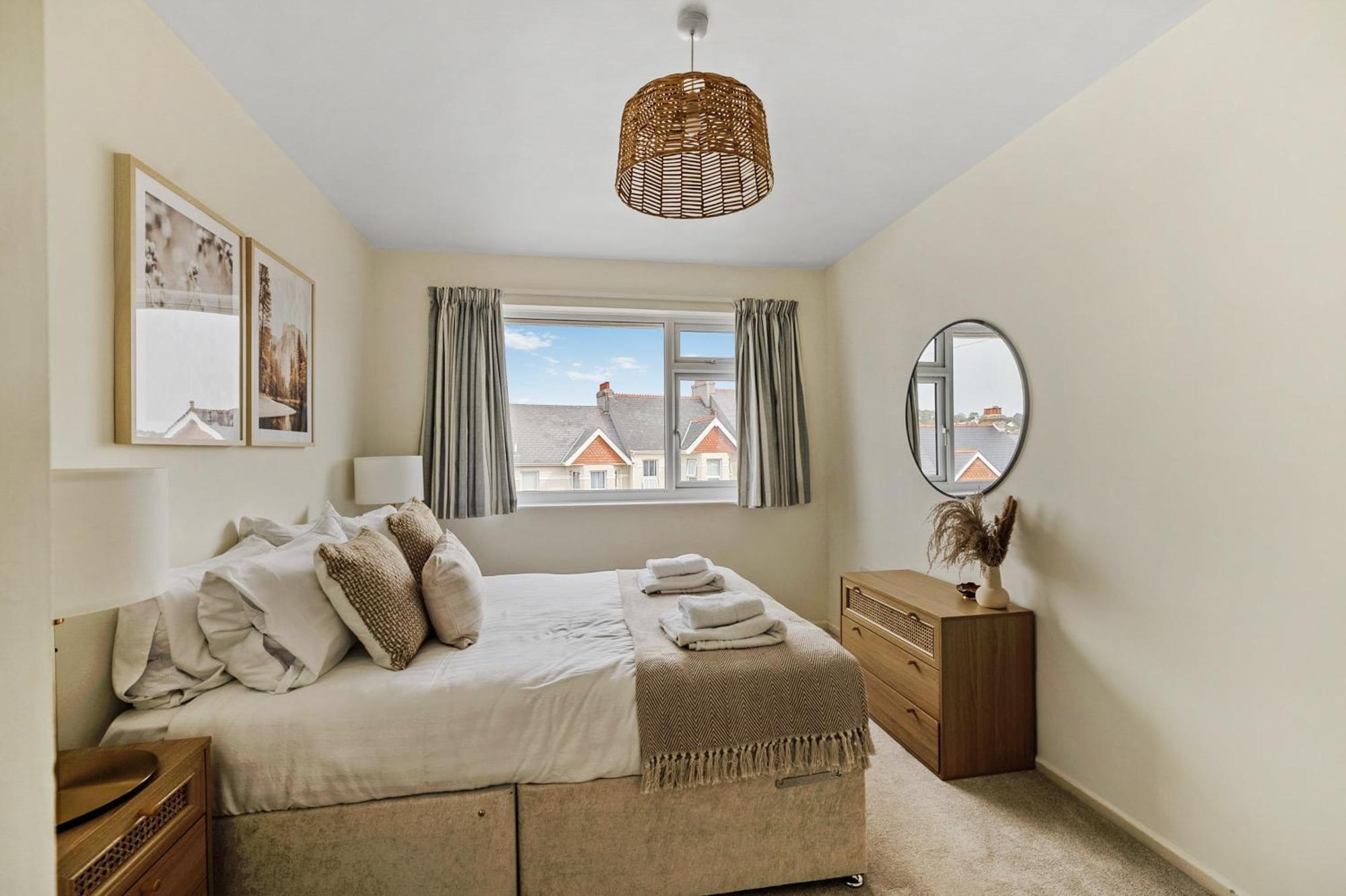 Modern Homely 3 Bed In Central Plymouth W Parking Exterior photo