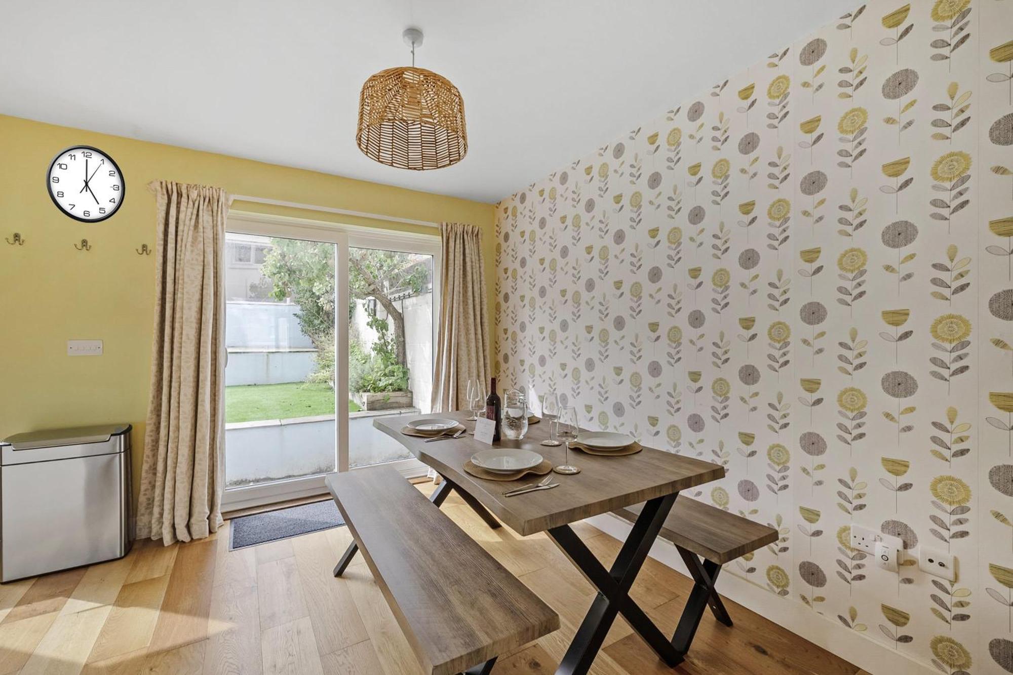 Modern Homely 3 Bed In Central Plymouth W Parking Exterior photo