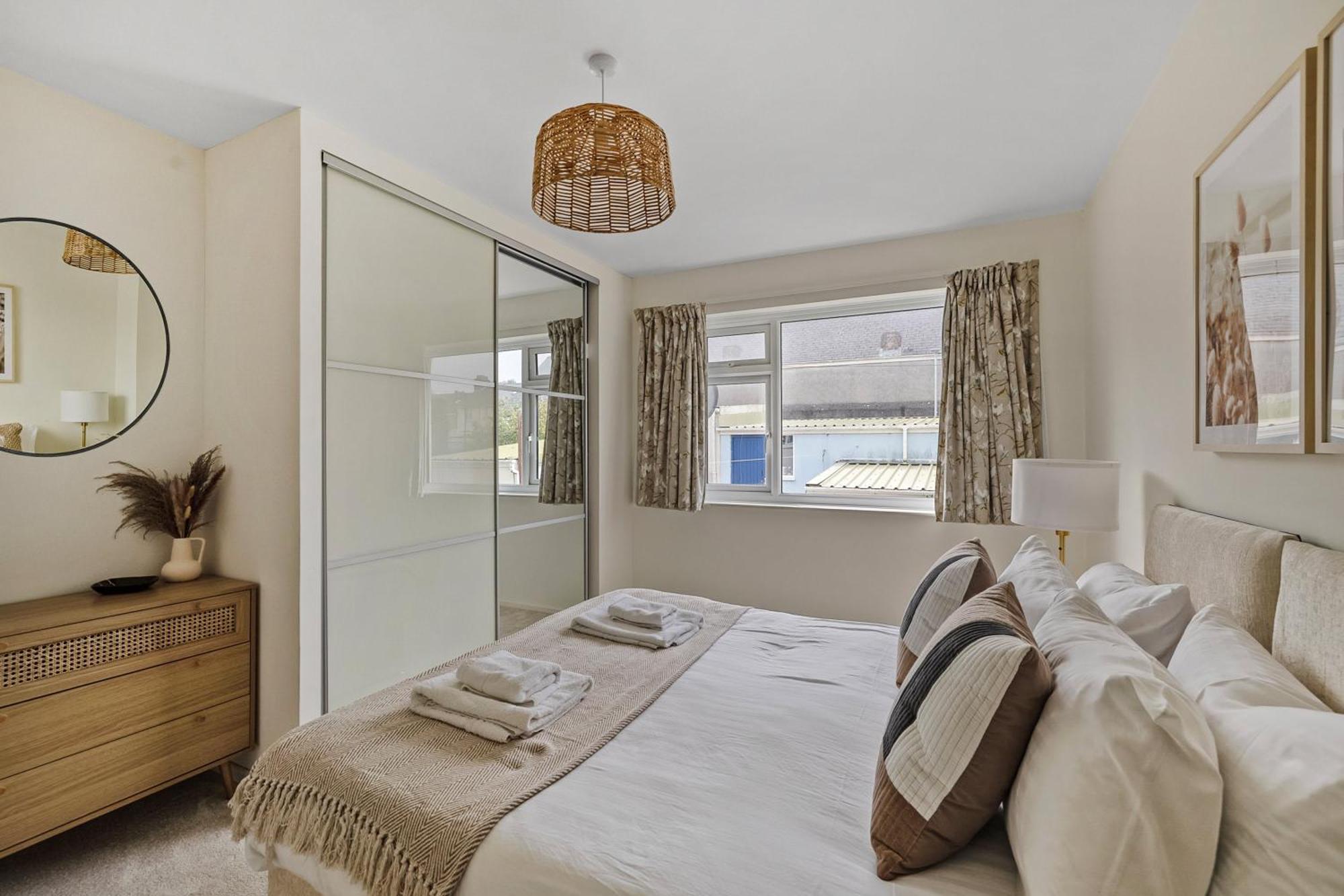 Modern Homely 3 Bed In Central Plymouth W Parking Exterior photo